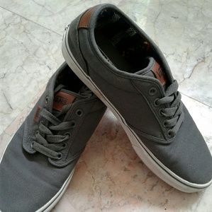 Vans mens sneakers size 9